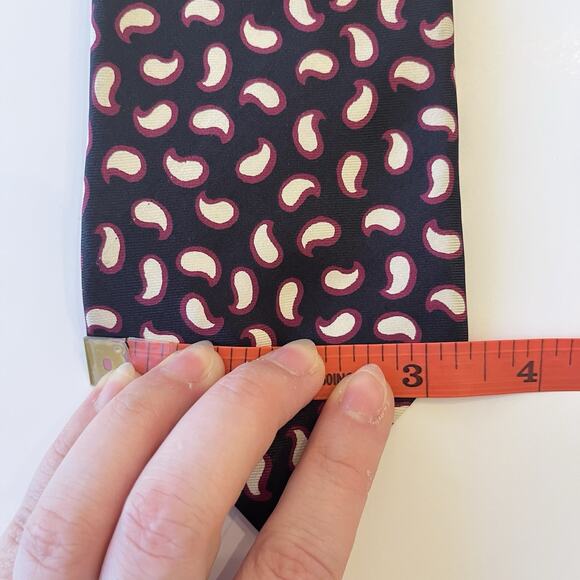 Liberty of London Silk Tie Mens 57.5x3.375 Foulard Repp Paisley Black Maroon USA - Picture 9 of 10